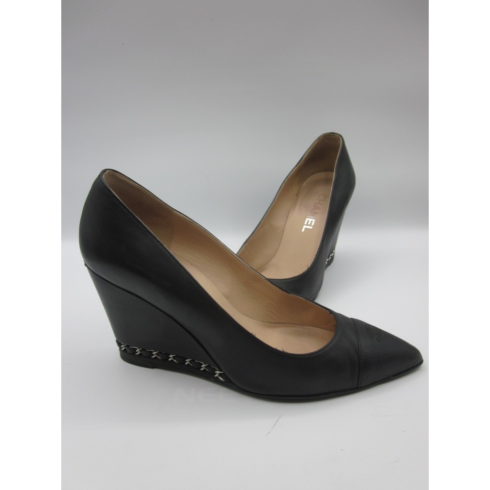 Chanel CC Cap Toe Black Leather Chain Link Wedge Pumps Size EU38/US 7.5-8